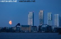 kalasataman-tornitalot-kuutamossa