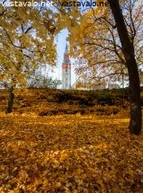 kansallismuseon-torni-ruskamaisemassa