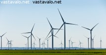 tuulivoimaa-pellolla