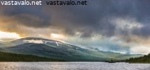 tummat-pilvet-tunturin-ylla