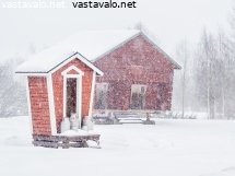 uusi-maitolaituri-ja-vanha-aitta