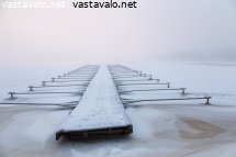 venesatama-sumun-keskella