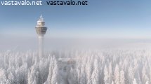 puijon-torni-ja-maja-kylmana-talvipaivana