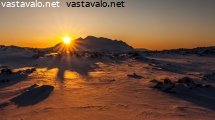 arktinen-auringonlasku