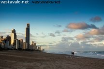 iltakavely-australialaisella-rannalla
