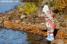 kivenheittoharjoituksia-rannalla