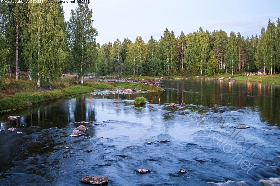 kuva-m-hk-nkoski-iltamaisema-joenvarsimaisema-joki-virta-jokimaisema