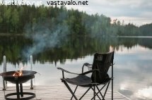 savu-leijailee-tyynen-jarven-pinnalla