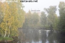 syksyinen-jokimaisema