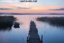 aamuaurinkoinen-jarvimaisema