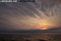 auringonlaskua-merella