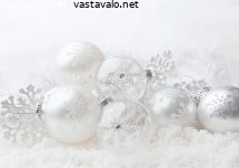 valkoiset-joulupallot
