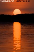 aurinko-painuu-horisontin-taa