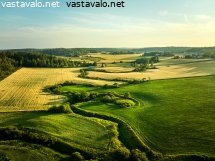 mutkitteleva-joki-peltoaukealla