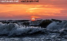 auringonlasku-aaltoihin