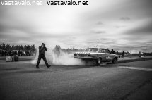 vintage-autolla-kilparadalla