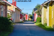 iin-vanha-hamina-aurinkoisena-kesailtapaivana