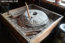 jauhinkivet-korteniemen-perinnetilalla