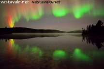revontulivyo-lapin-taivaalla