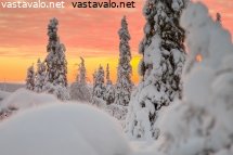tulen-varinen-kaamostaivas