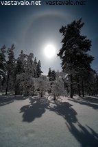 halo-kuun-ymparilla