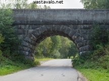 kivinen-rautatiesilta