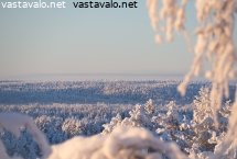 aamuaurinko-paistaa-vaaroille