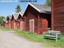 kukkolankosken-punaiset-aitat