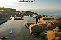 lapsi-nauttii-luonnossa-liikkumisesta