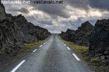 ohi-synkkien-kallioiden
