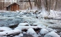 kosken-kuohuja-talvipaivana