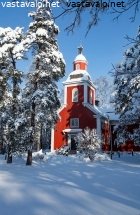 hyvinkaan-vanhakirkko-aurinkoisena-talvipaivana