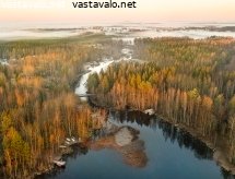 syksyinen-joenvarsi